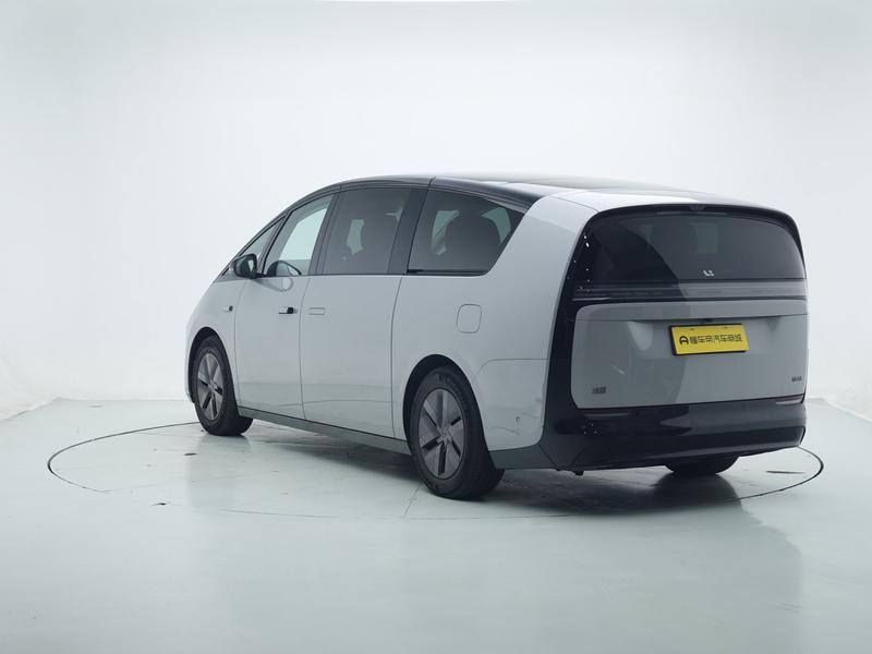 Li Auto Ideal MEGA 2024