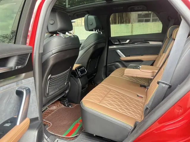 BYD Tang DM DM 2.0T four-wheel drive high-performance version of the Genesis flagship