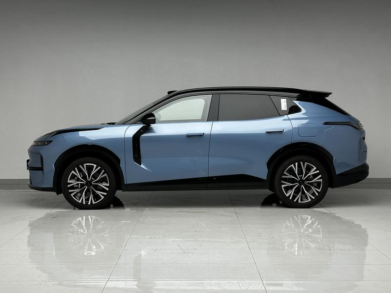 Lynk & Co Lynk&Co 08 EM-P 2026