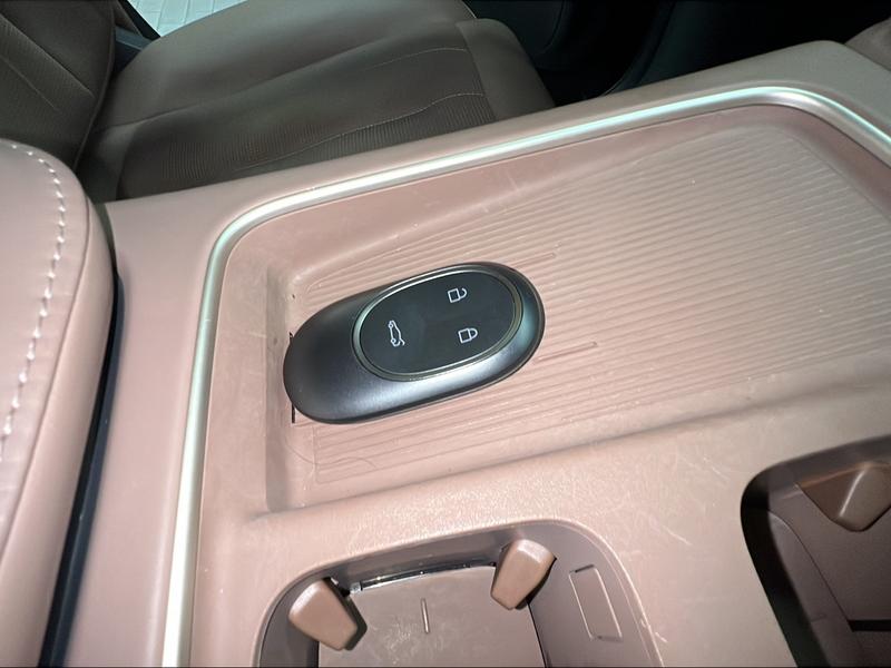 NIO NIO ES8 2023