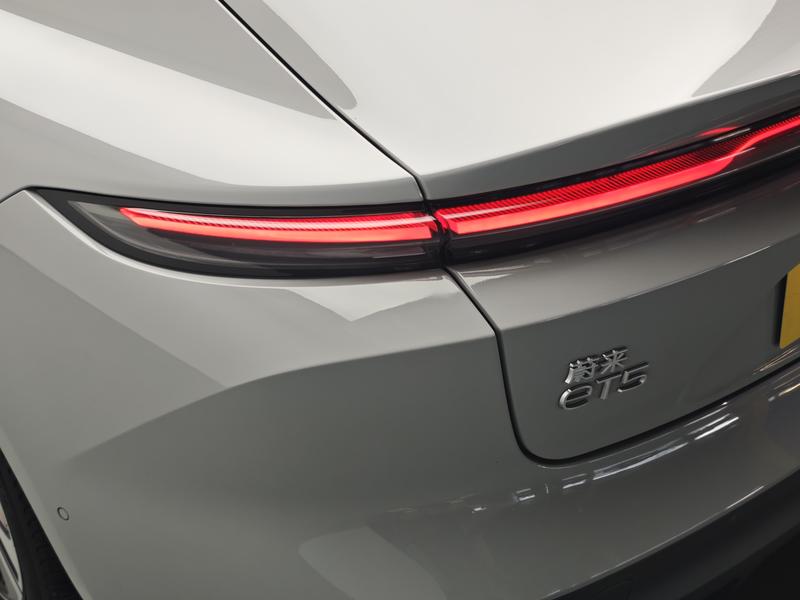 NIO NIO ET5 2022