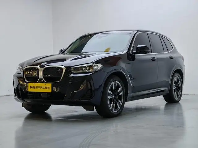 BMW BMW iX3 Facelift leading type