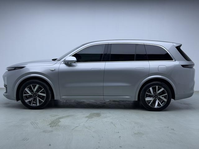 Li Auto Ideal L8 2023