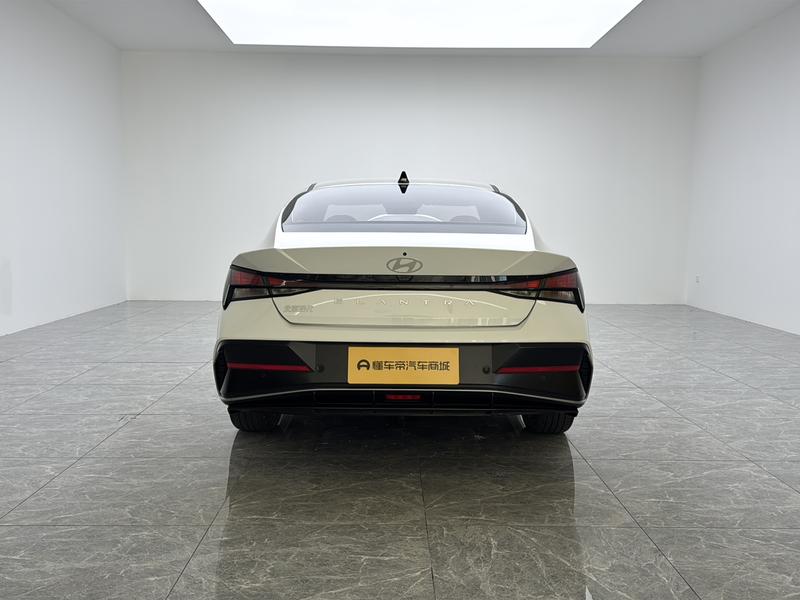 Hyundai Elantra 2023
