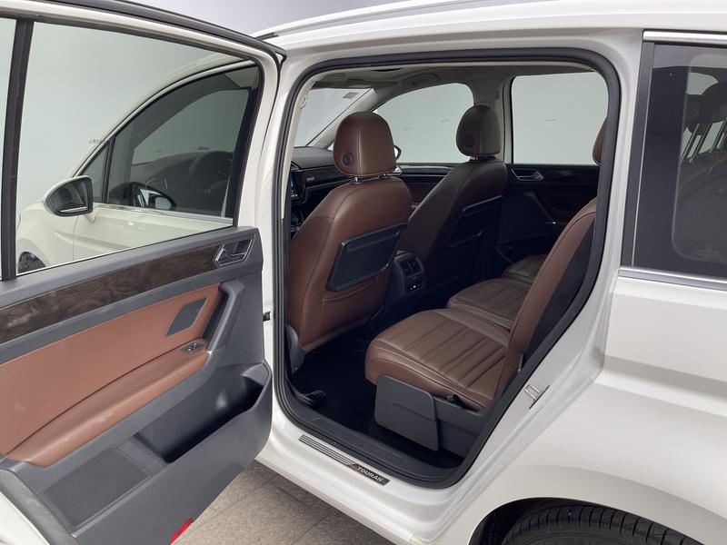 Volkswagen Touran L 2016