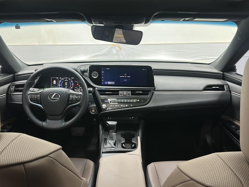 Lexus Lexus ES 2022