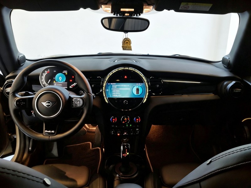 MINI MINI 2023
