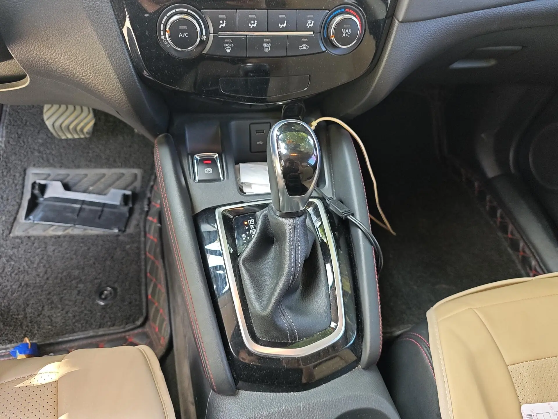 Nissan Qashqai 2.0L CVT Deluxe Edition