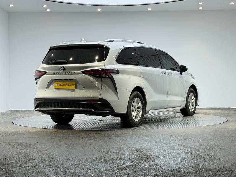 Toyota Gravia 2023