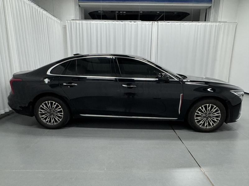Hongqi Red Flag H5 2025