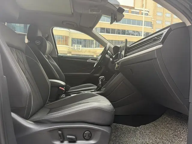 Volkswagen Tiguan L 330TSI two-wheel drive R-Line Premium edition