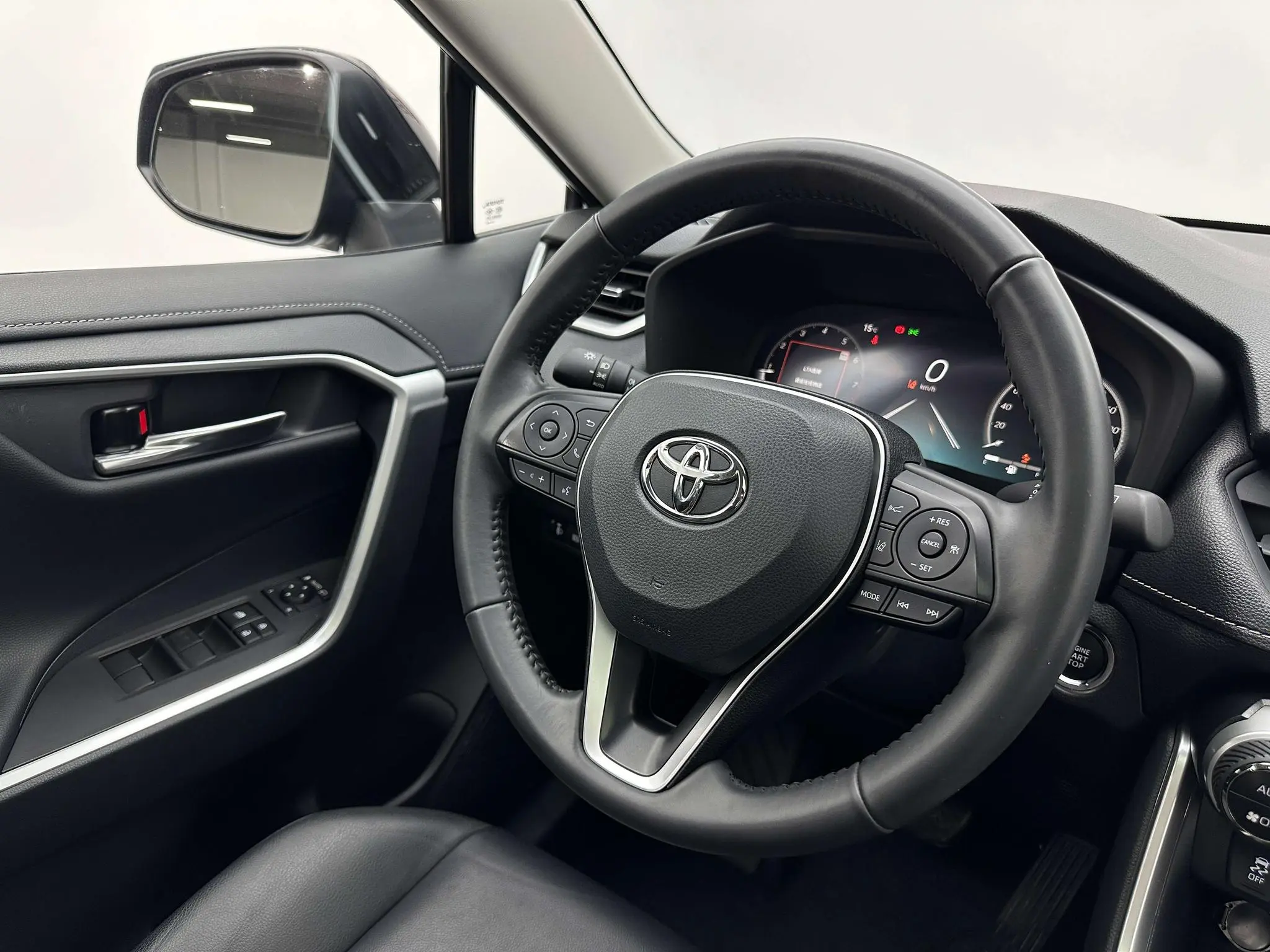 TOYOTA RAV4 Rongfang 2.0L CVT two-wheel drive fashion PLUS version
