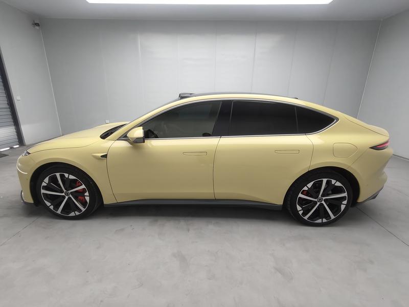NIO NIO ET5 2022