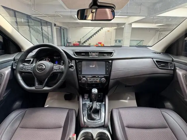 Nissan Qashqai 2.0L CVT Deluxe Edition