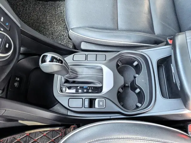 Hyundai Shengda 2.0T automatic four-wheel drive intelligent 7-seater