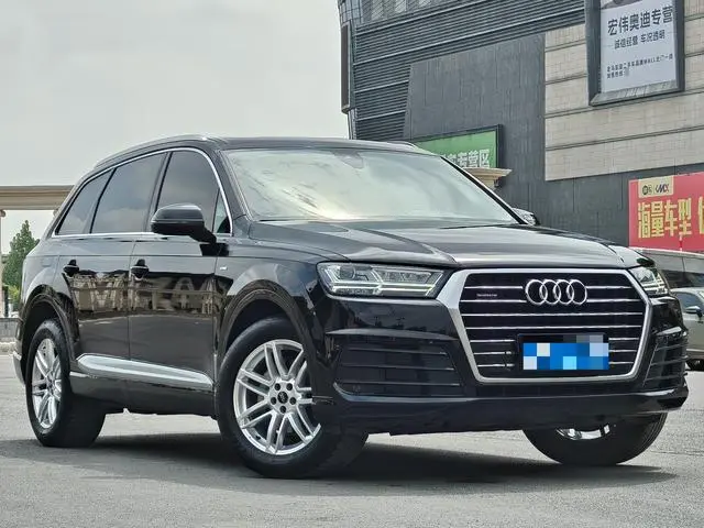 Audi Audi Q7 40 TFSI S line sporty