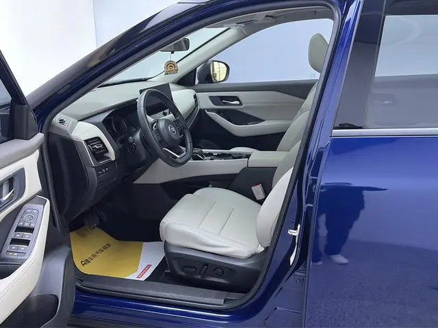 Nissan Qijun VC-Turbo 300 CVT 4WD Deluxe Edition