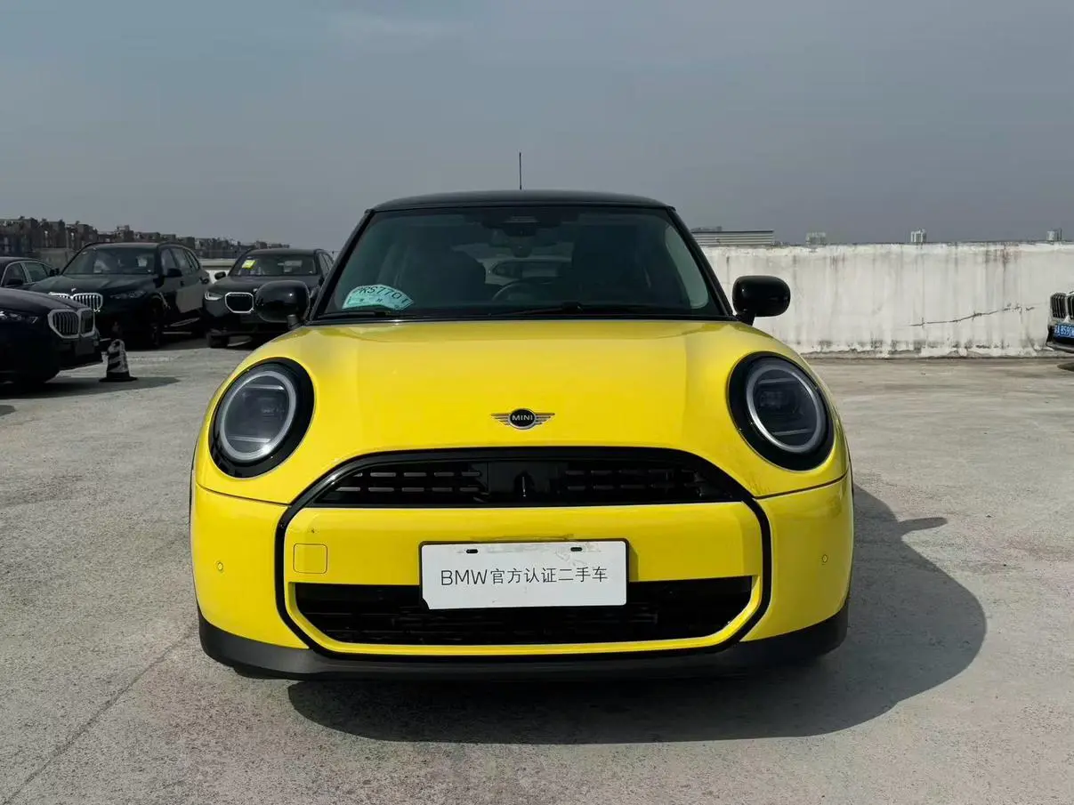 MINI MINI 1.5T COOPER three-door classic School