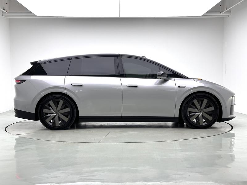 Li Auto Ideal i6 2025
