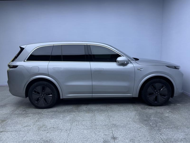 Li Auto Ideal L8 2024