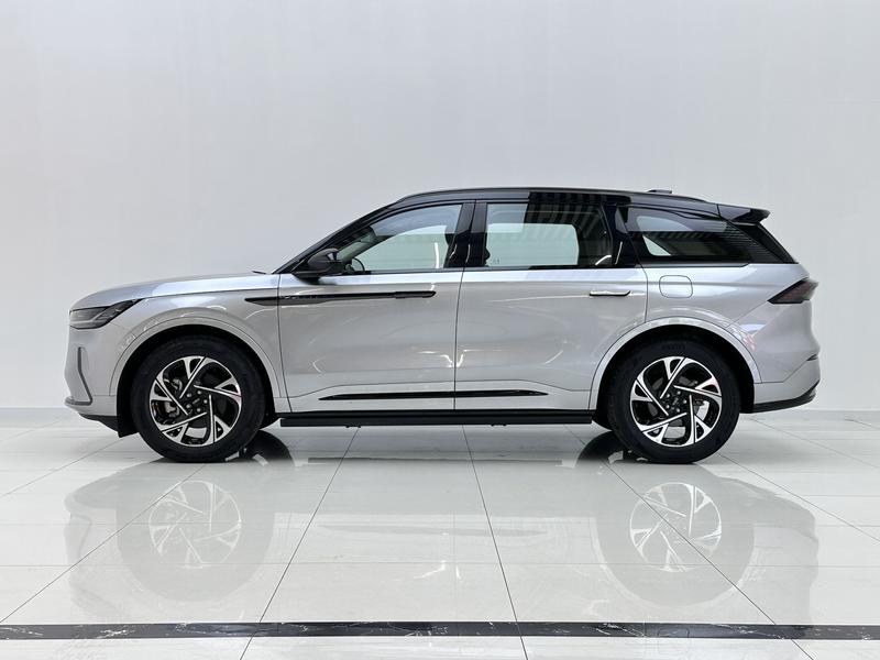 Lincoln Voyager 2025