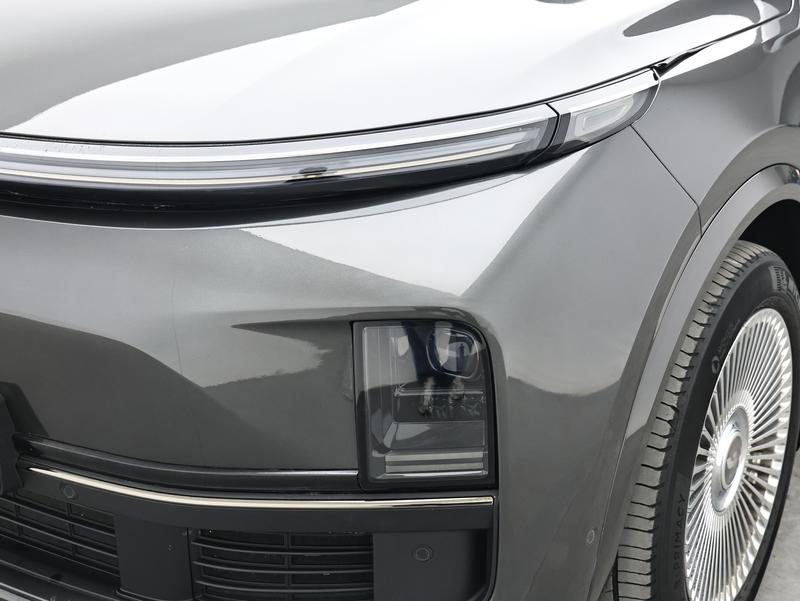 Li Auto Ideal L8 2023