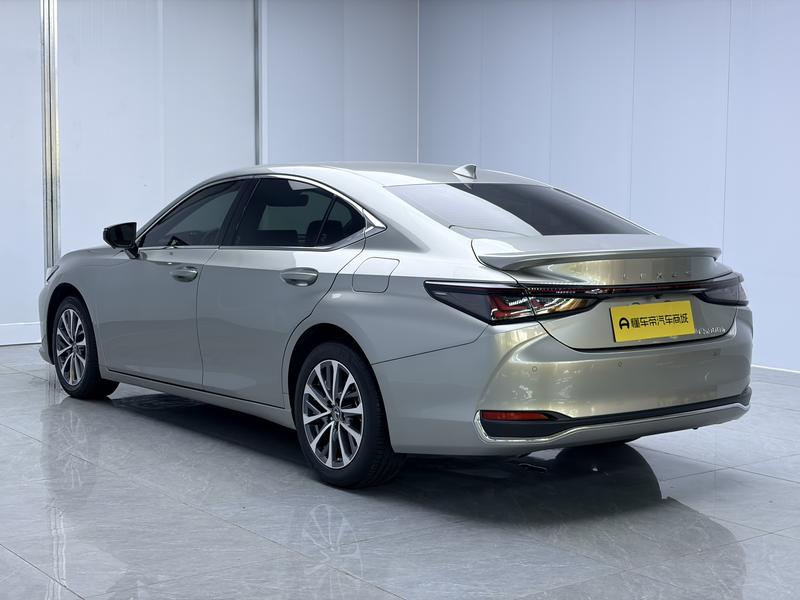 Lexus Lexus ES 2025