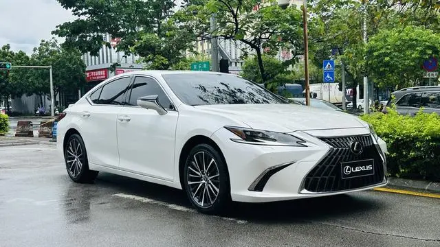 Lexus Lexus ES 300h Premium Edition