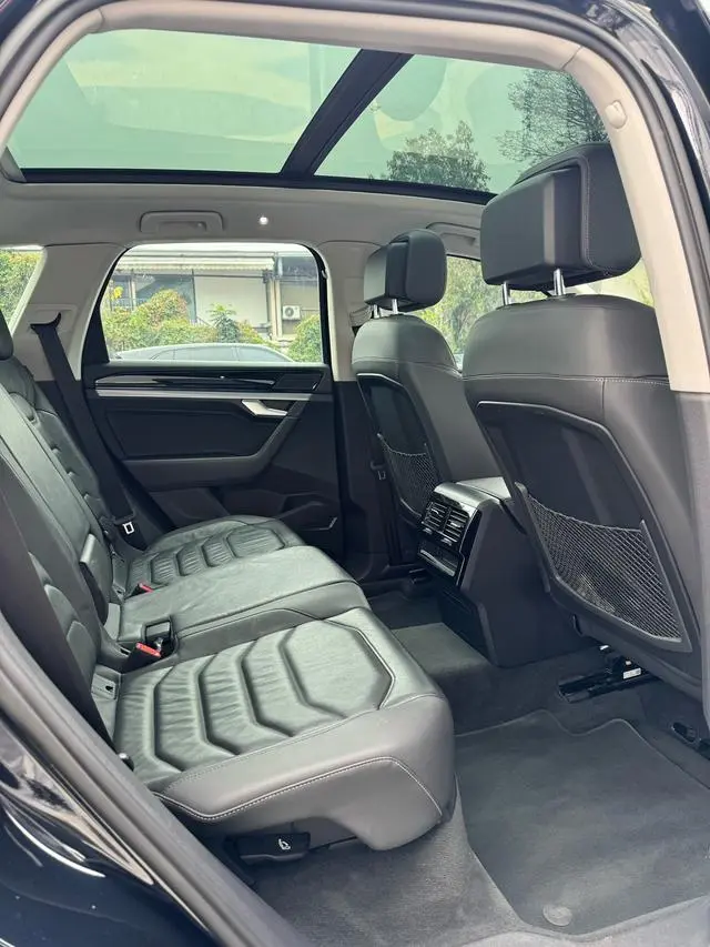 Volkswagen Touareg 3.0 TSI Ruixiang Edition Yao Black Sports Suit