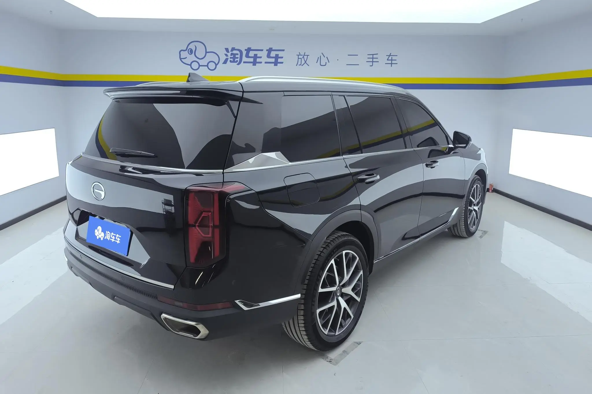 GAC Trumpchi GS8 Pilot Series 2.0 TGDI two-wheel drive Luxury Smart Edition