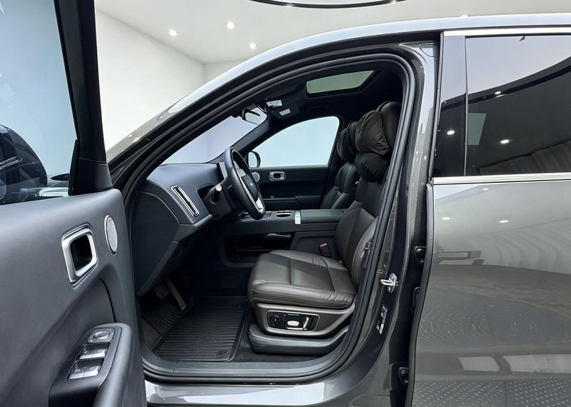 Li Auto Ideal L8 2023