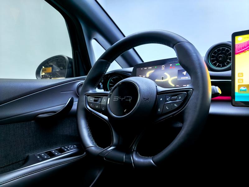 BYD dolphin 2025