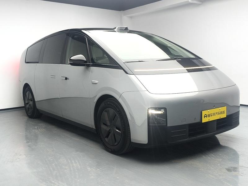 Li Auto Ideal MEGA 2024