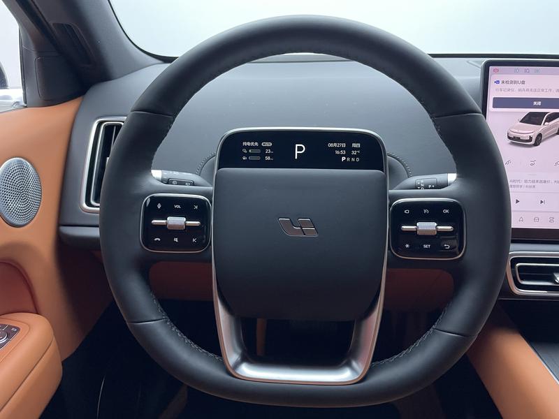 Li Auto Ideal L6 2025