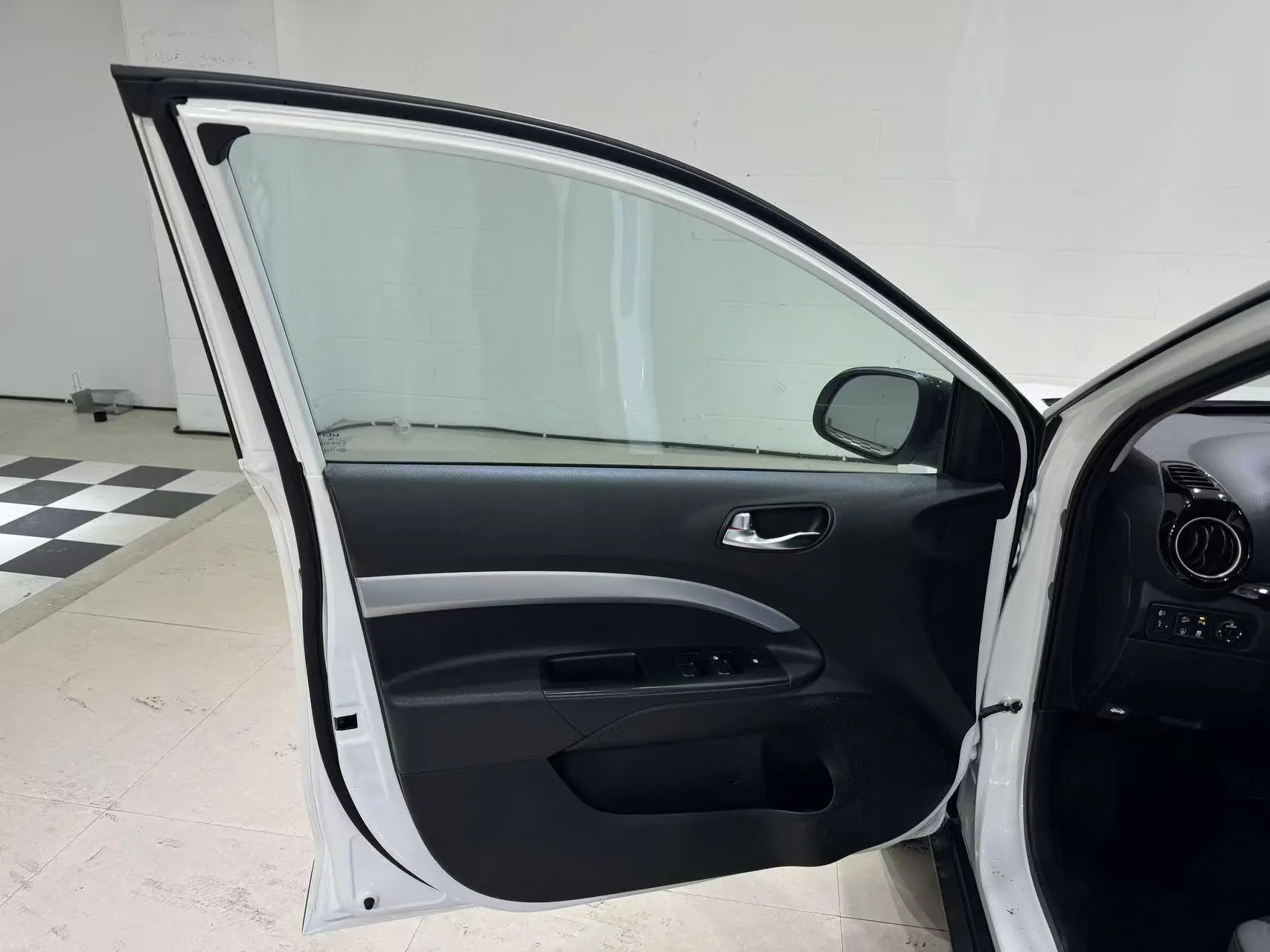 Kia Yi Ran 1.4L CVT fun enjoy sunroof model