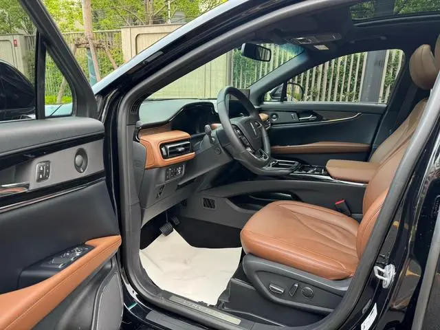 Lincoln Navigator 2.0T four-wheel drive Zunya Edition