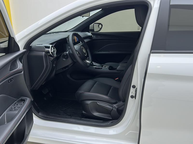 MG MG5 2025