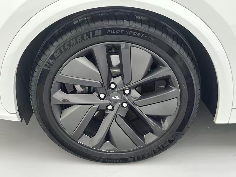 Li Auto Ideal L7 2023