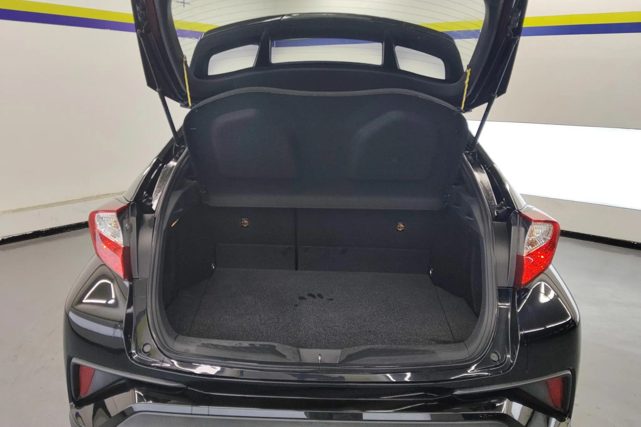 TOYOTA Toyota C-HR 2.0L Leading version