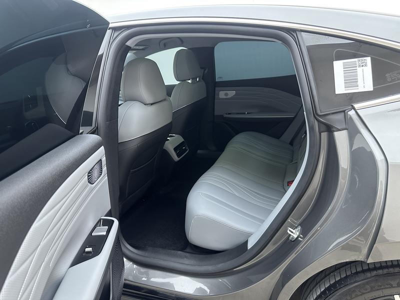 Geely Galaxy Galaxy E8 2024