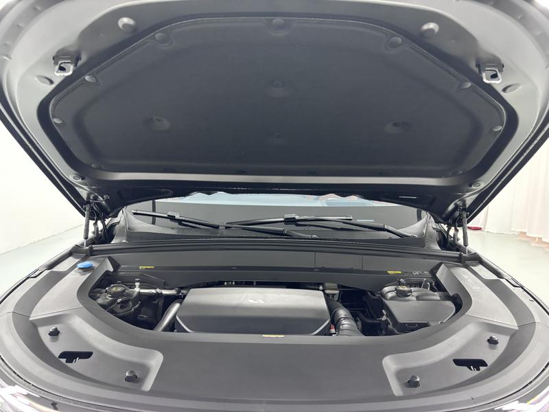 Li Auto Ideal L8 2024