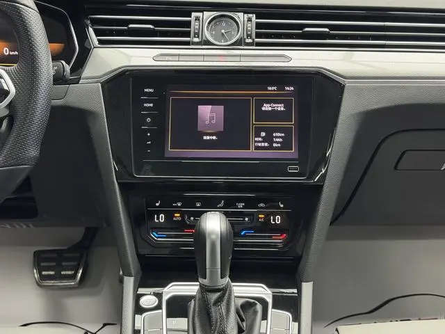Volkswagen Magotan 2 million commemorative edition 330TSI DSG leading model