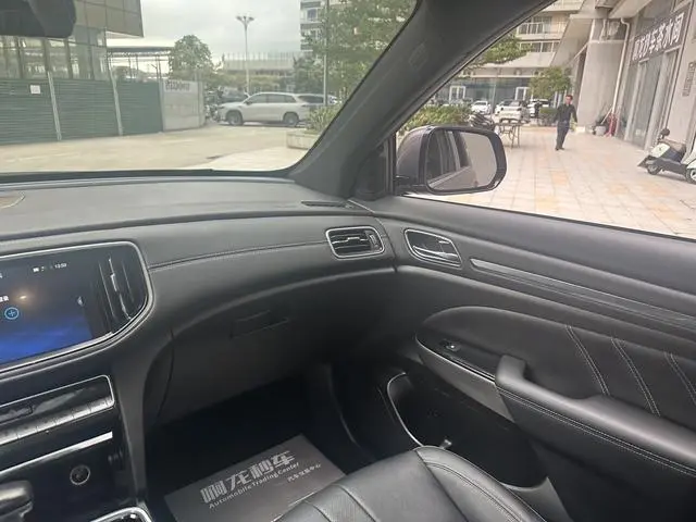 GAC Trumpchi GS8 GS8S 390T two-wheel drive luxury Smart edition