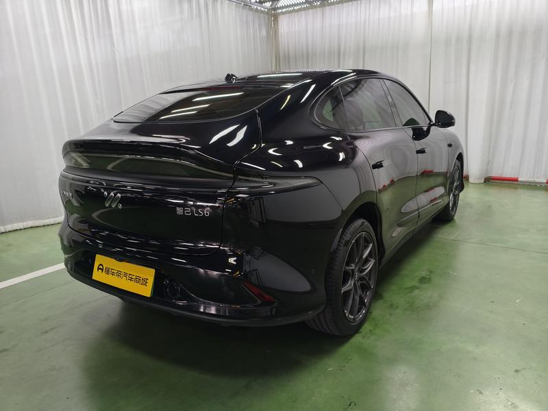 IM Motors Zhiji LS6 2023
