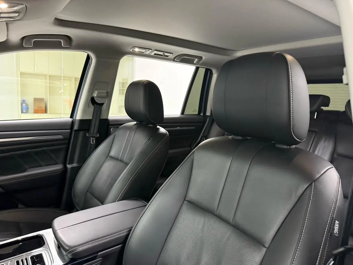 GAC Trumpchi GS8 390T two-wheel drive premium edition 7 seats