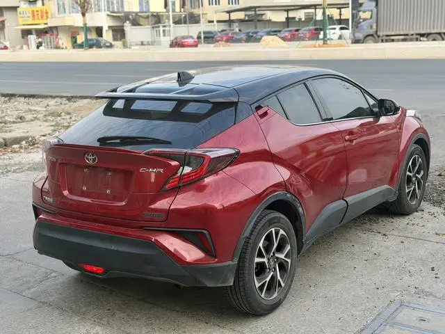 TOYOTA Toyota C-HR 2.0L Deluxe Edition
