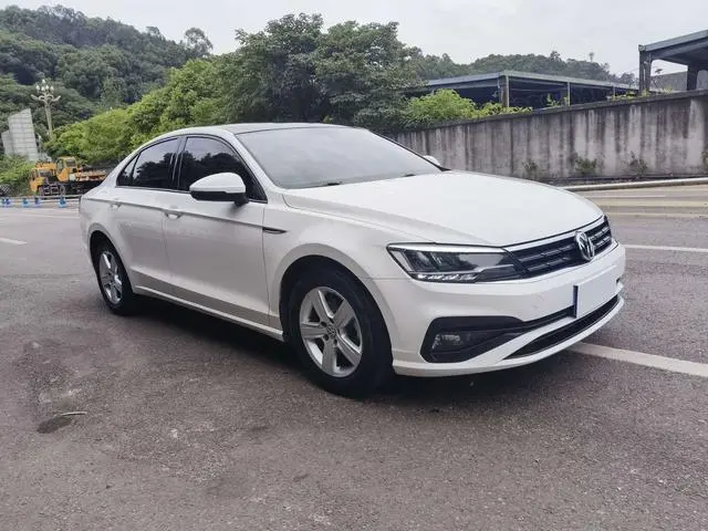 Volkswagen Lingdu 230TSI DSG Fashion Edition Country VI