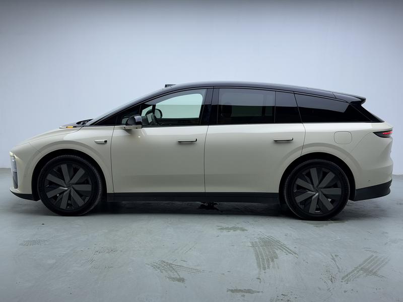Li Auto Ideal i6 2025
