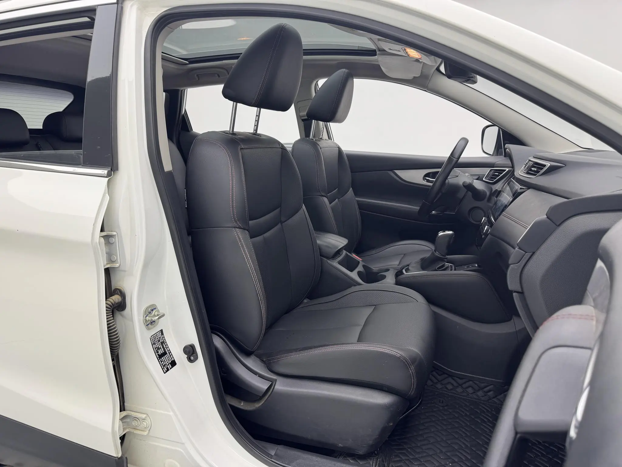 Nissan Qashqai 2.0 L XV Prem Deluxe Edition