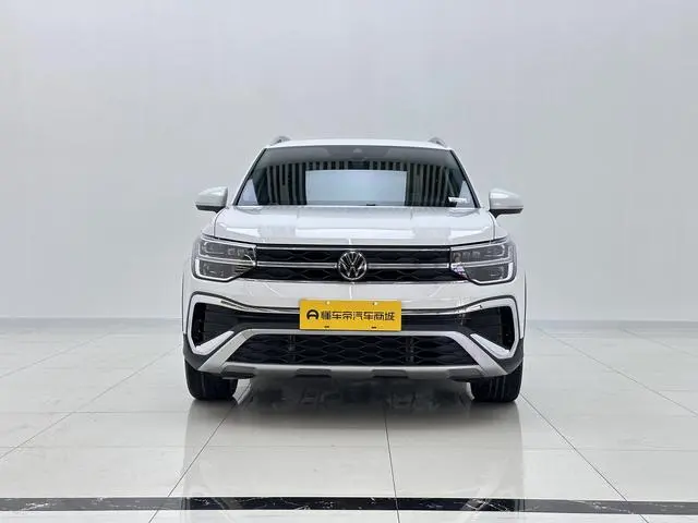 Volkswagen Tuyue 300TSI two-wheel drive full moon version